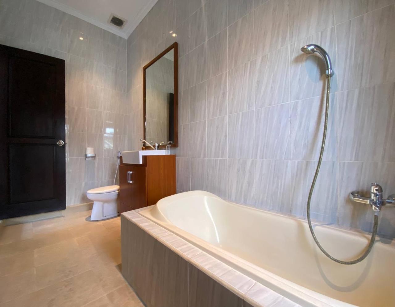 Villa Mayu Dedaries Seminyak  Luaran gambar